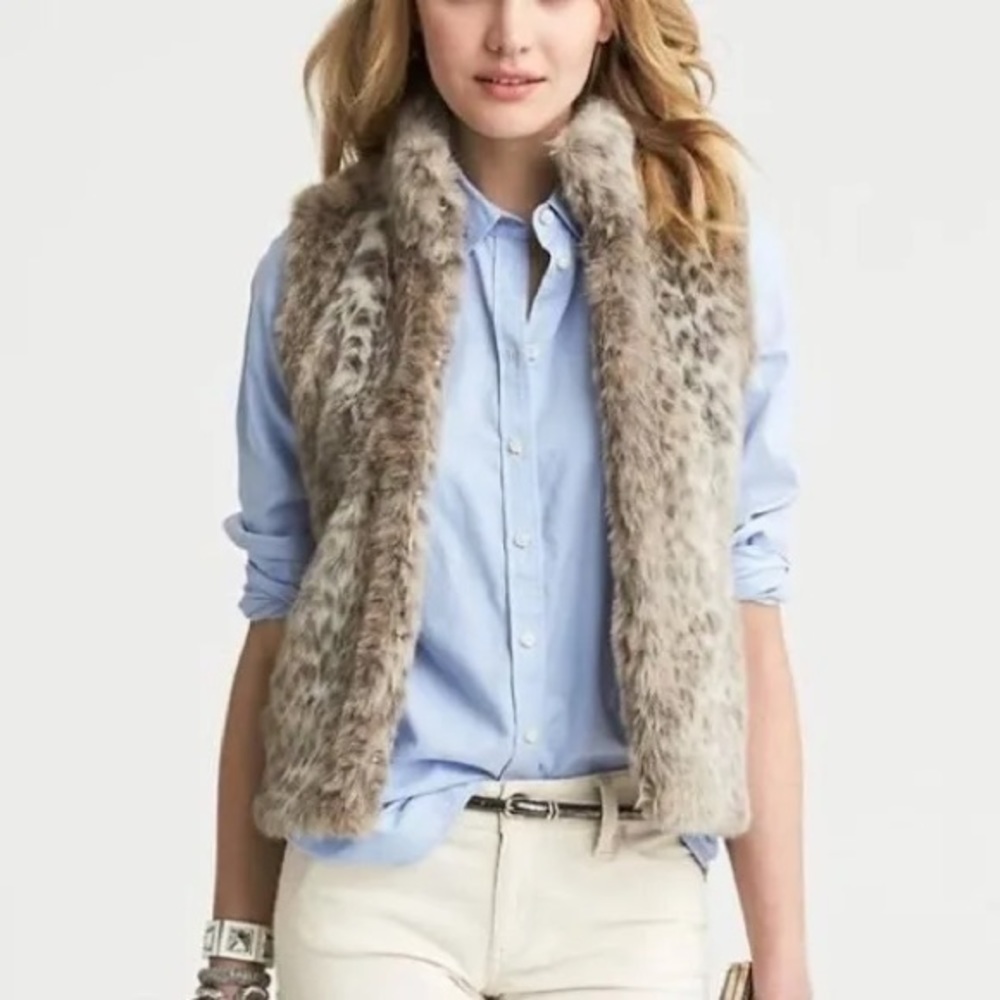 BANANA REPUBLIC FAUX FUR VEST
